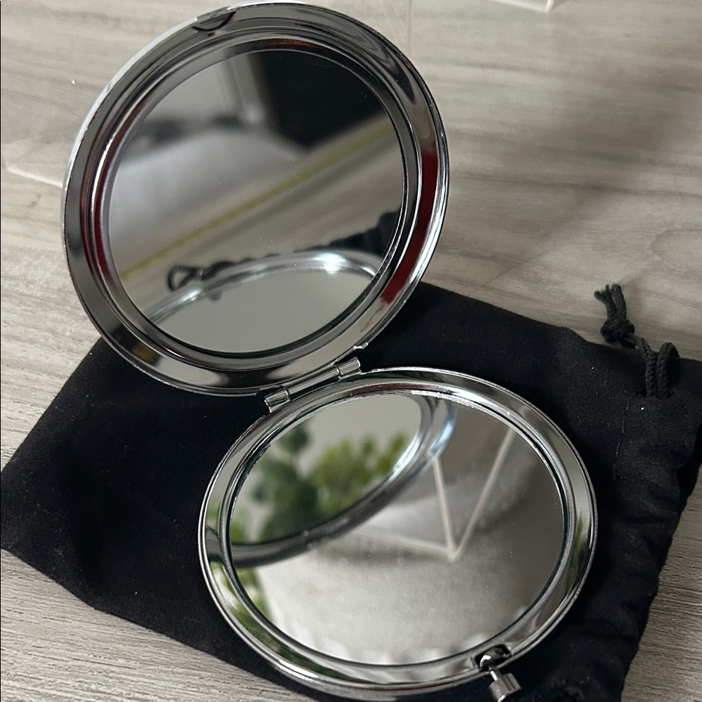 Multicolor Rhinestone Compact Mirror NIP - Picture 2 of 3